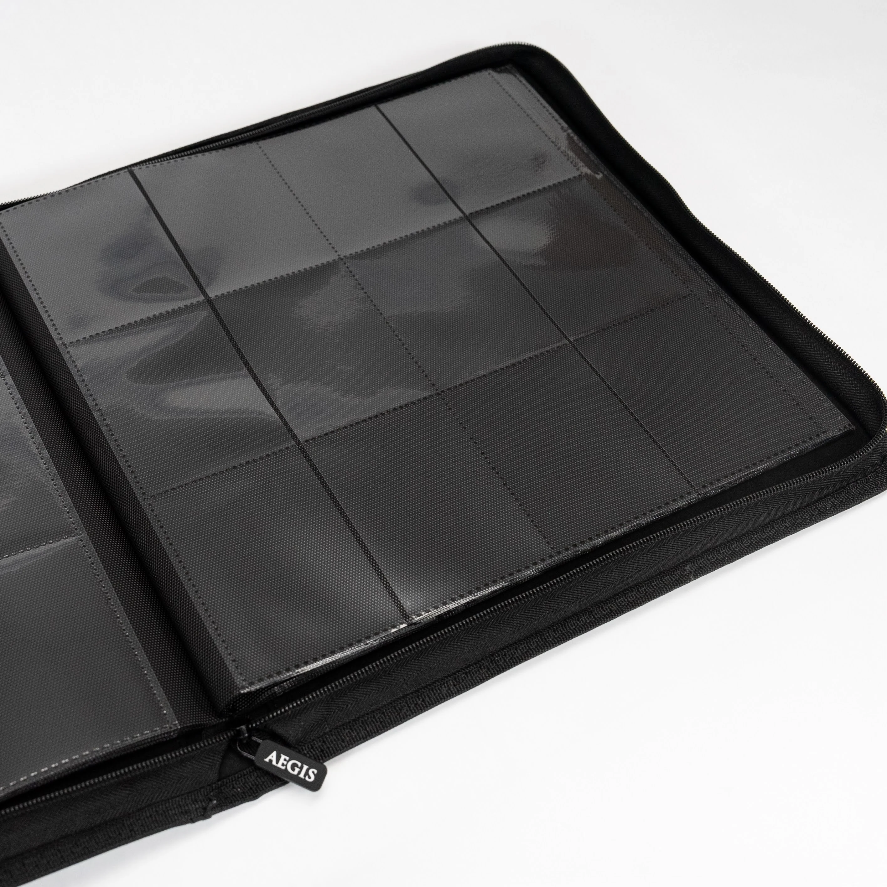 Aegis: 12-Pocket Diamond-Zip Binder (Black) - Image 5