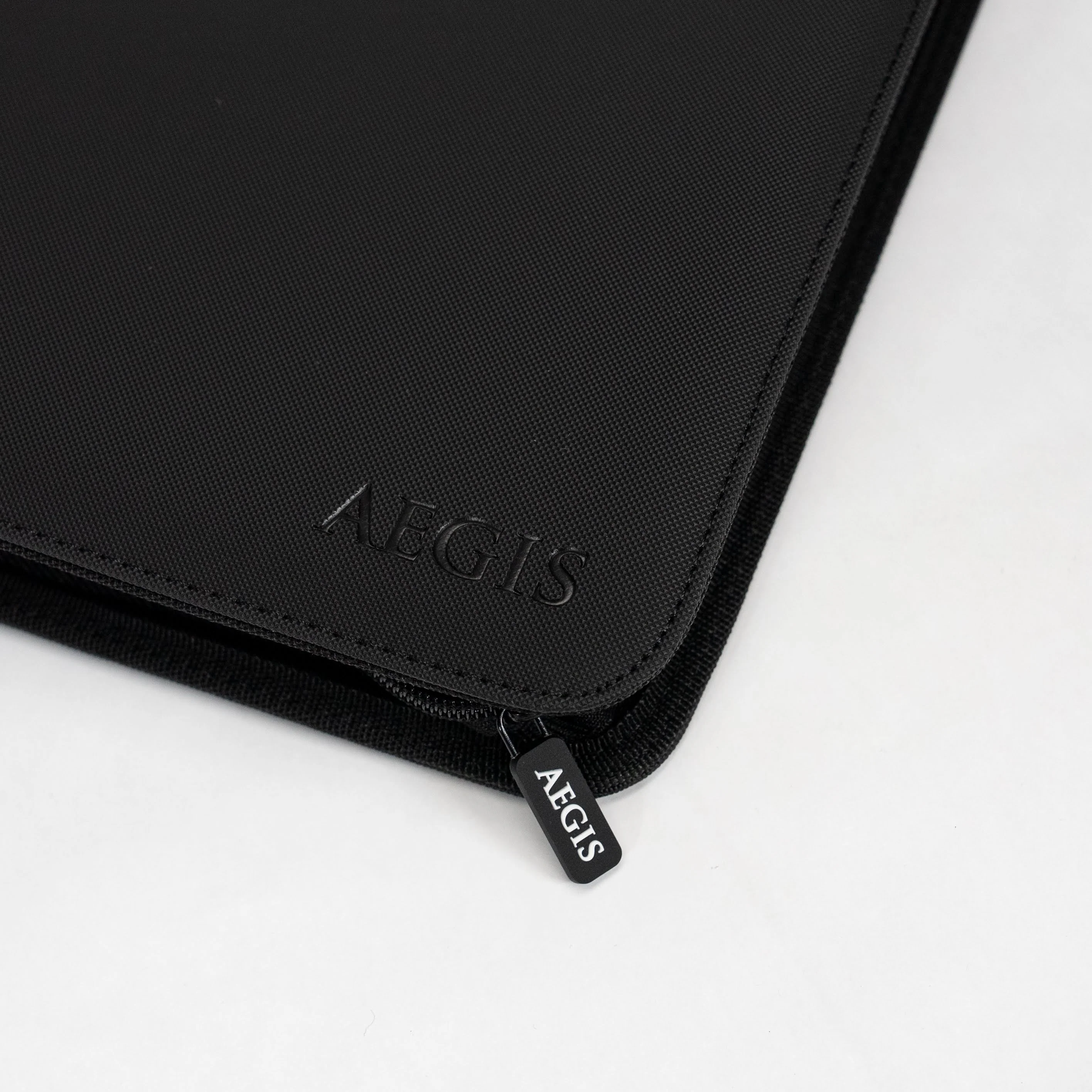 Aegis: 4-Pocket Diamond-Zip Toploader Binder (Black) - Image 3