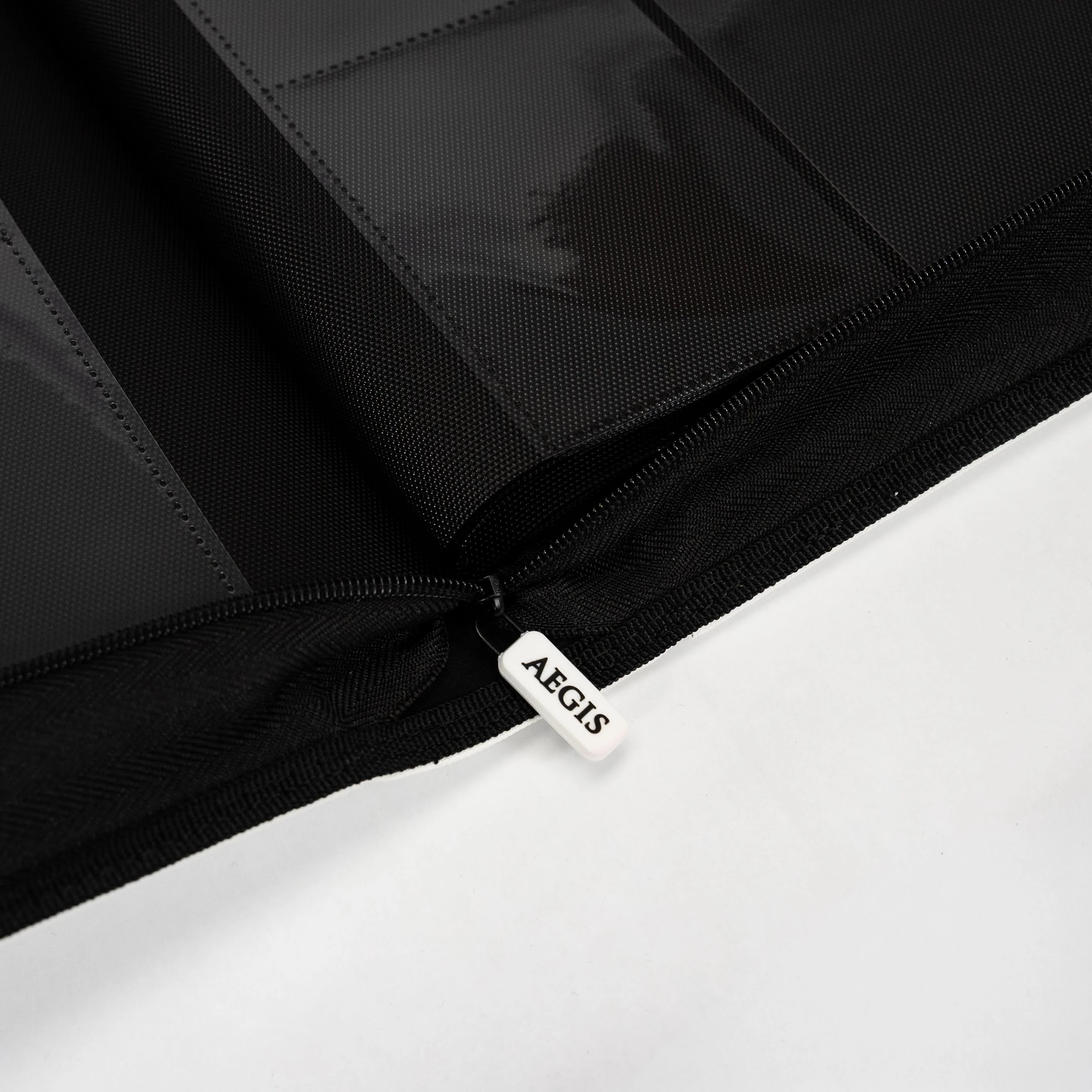 Aegis: 4-Pocket Diamond-Zip Toploader Binder (White) - Image 4